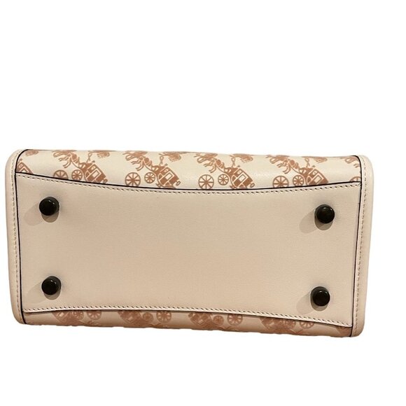 Coach CD750 Textured Field Tote 22 Horse & Carriage in Chalk White - Picture 5 of 16